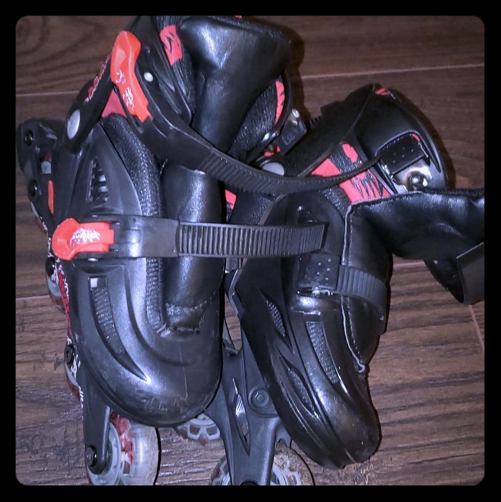 Adjustable Avigo Youth roller skates